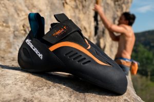 découvrez notre avis complet et notre test détaillé du chausson d'escalade scarpa instinct. guide ultime pour choisir le meilleur confort et performance en escalade.
